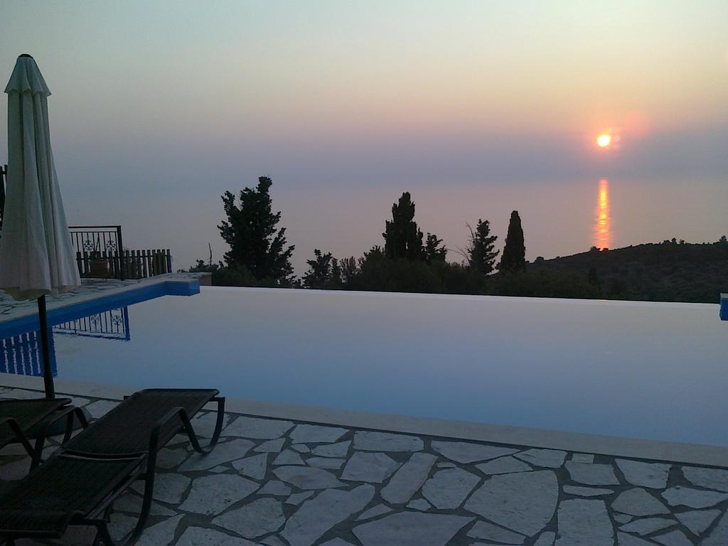 Harmony And Horizon Villas Athanion Exterior photo
